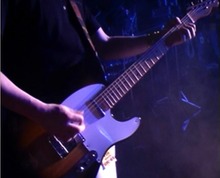 Pezzo di Marconegro e la sua chitarra