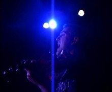 Anche Violiator canta